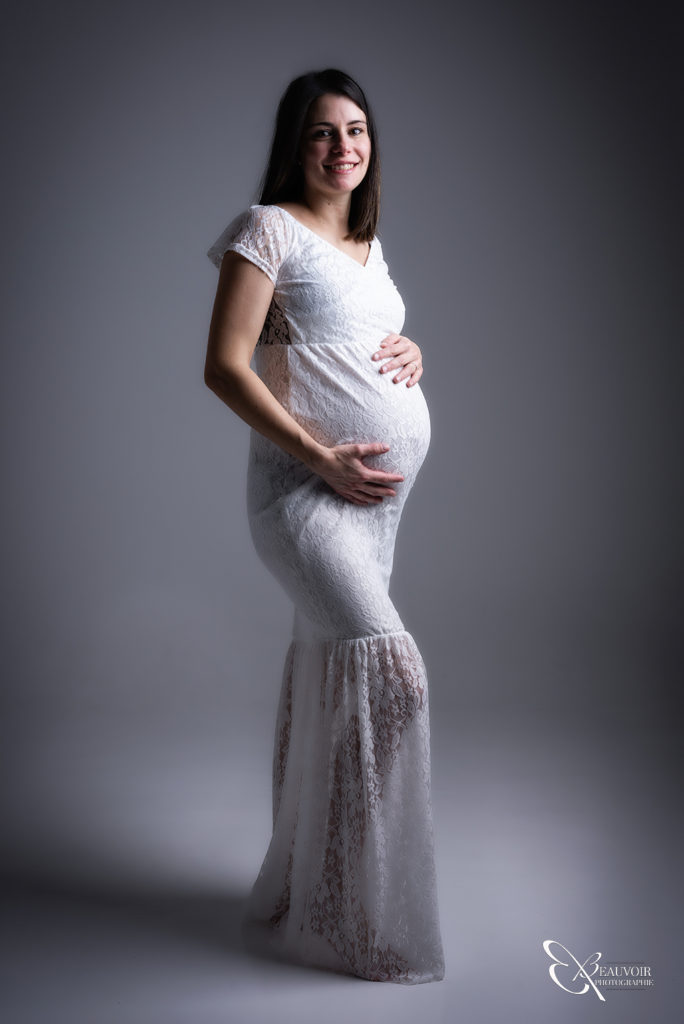 BeauvoirPhotographie seancephoto grossesse maternite Chambery AixlesBains Savoie pregnant studiophoto 1