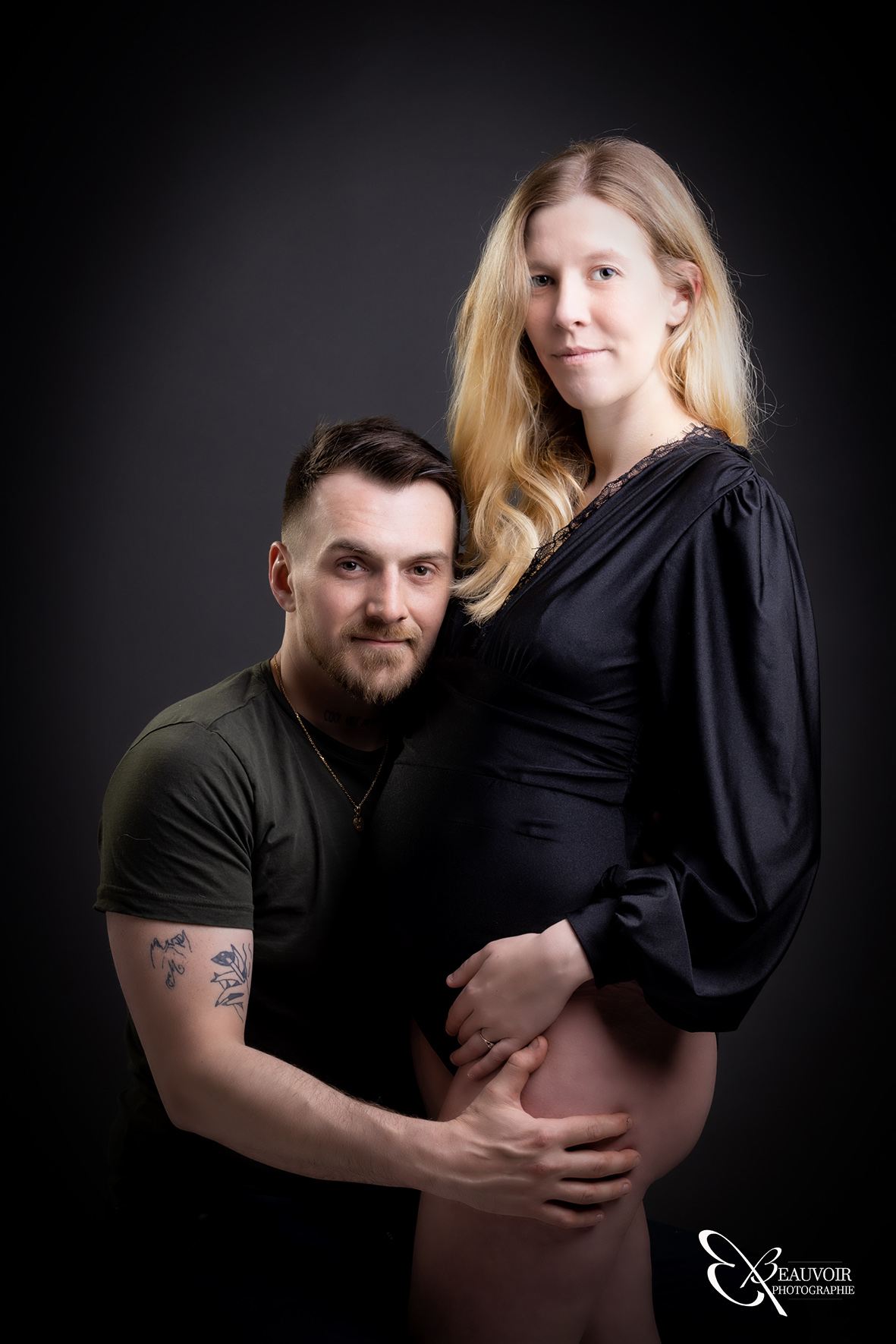BeauvoirPhotographie Photographe grossesse pregnant chambery savoie shooting studiophoto maternite mumtobe 03